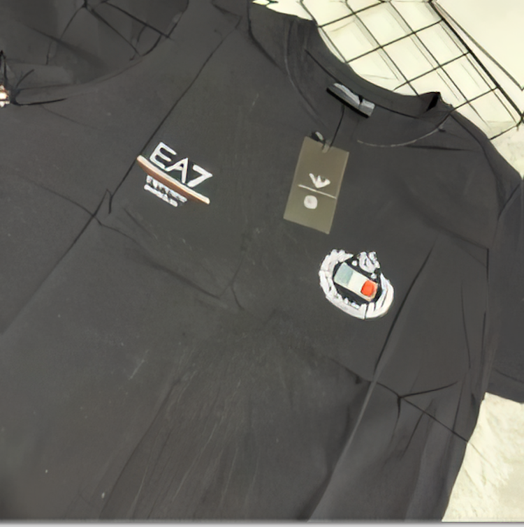 Camiseta Masculina Preta Estilo Esportivo Clean